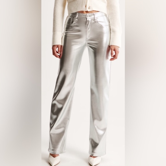 NWT Abercrombie Vegan Leather 90s high rise Relaxed Pant in silver size 14 - Picture 1 of 8